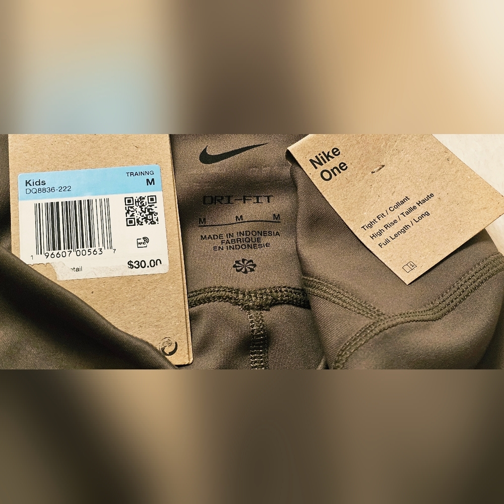 Nike Girls Medium Green Leggings - Picture 4 of 4